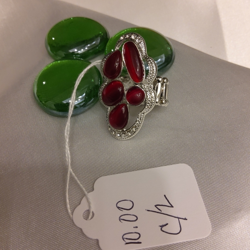 ...I'm selling a Ring NWOT